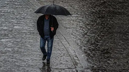 Batıdan Gelen Yağışlı Hava Ege ve Marmara’yı Etkisi Altına Alıyor
