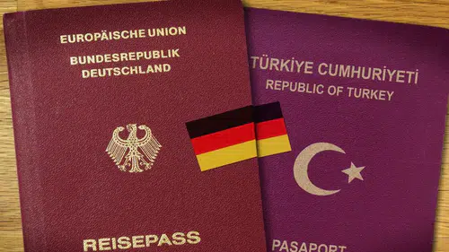 Almanya’da Çifte Vatandaşlık Krizi Derinleşiyor: Haklar Geri Mi Alınacak?