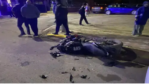 Kocaeli’de Korkunç Motosiklet Kazası: Sürücü Yaşam Savaşı Veriyor