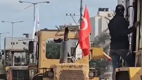 Gazze’de Türk Bayrağı Dalgalandı: İsrail Basını Türkiye’nin Etkisini Konuşuyor
