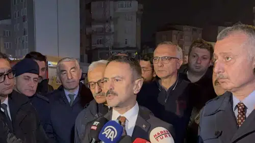 Kocaeli Gebze’de Tahliye Edilen Binalarda İncelemeler Sürüyor: Güvenlik Önlemleri Artırıldı