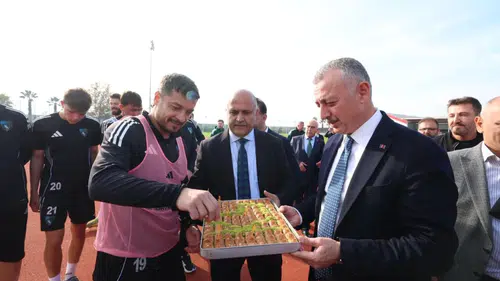 Kocaelispor’da Kasımpaşa Maçı Öncesi Moral Zirvede: Takıma Baklavalı Destek