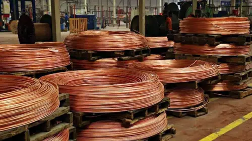 Bakır Fiyatları Tarihi Rekor Kırdı: Küresel Talep ve Arz Endişeleri Etkili