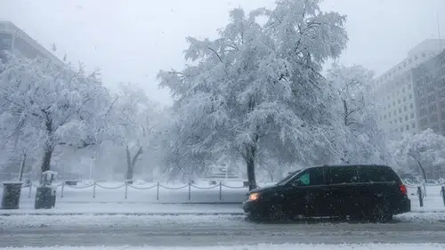 Avrupa Beyaza Büründü: Kar Fırtınası Kıtada Hayatı Felç Etti, Can Kayıpları Yaşandı