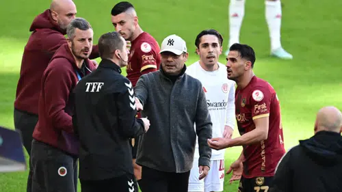 Metin Diyadin Maçın Başında Tribüne Gönderildi