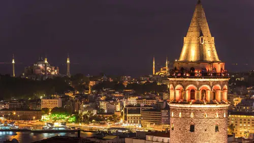 İstanbul’un Simgeleri Zirvede: Galata Kulesi ve Kız Kulesi 2025’te Ziyaretçi Rekoru Kırdı