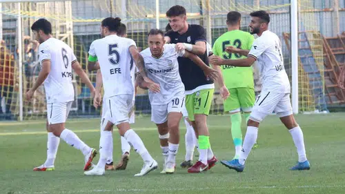 Derince'de Gol Perdesi Aralanmadı, Heyecan Dolu Mücadele 0-0 Beraberlikle Bitti