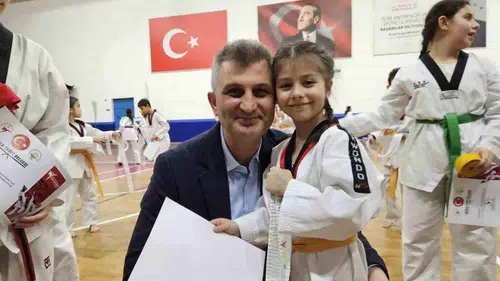 Kağıtspor'un Zorlu Sınavı: Kahramanmaraş İstiklal ile Karşılaşıyor