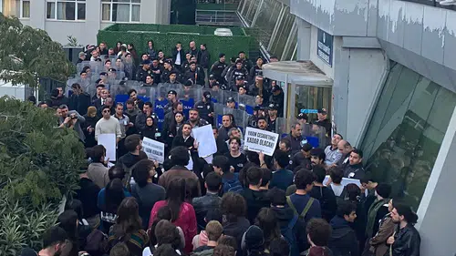 Lyon'daki Protestolar Şehirde Yıkıma Neden Oldu