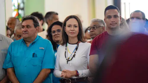 Machado, 10 Yıl Aradan Sonra Venezuela'ya Geri Döndü