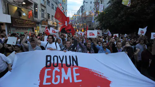 Paris'te Öğrenci Gösterileri Protestoları Kapsadı
