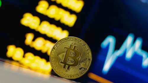 Bitcoin ve Altcoinler Yükseliyor: Analist Uyarıyor