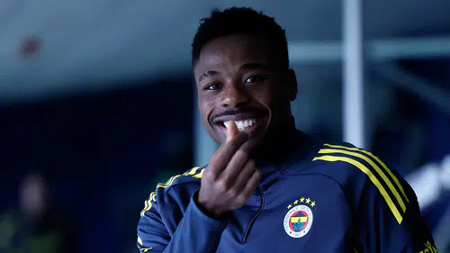 Fenerbahçe Diego Carlos'u Gönderiyor