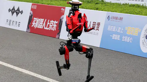 Çinli Robot Yarışlarda Rekor Kırdı
