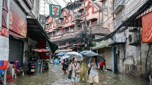 Bangkok'ta Sağanak Yağışların Sonuçları
