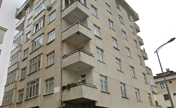 İstanbul'da bina çökmesi: 7 kişi kurtarılmayı bekliyor