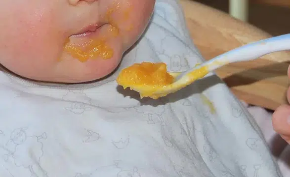 Uzmanlardan Ailelere Kritik Uyarı: Bebek Mamalarında Güvenlik Hayati Önem Taşıyor