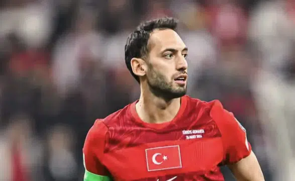 Hakan Çalhanoğlu'ndan Fenerbahçe Açıklaması