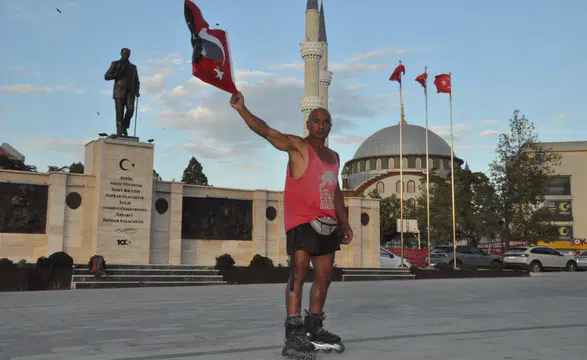 Murat Sağlam, Frankfurt’tan Anıtkabir’e doğru yola çıktı