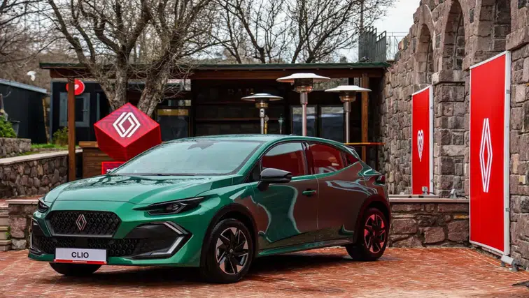 Türkiye’nin En Çok Satan Otomobili Yenilendi: Yeni Renault Clio’nun Fiyatı Açıklandı