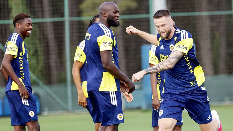 Galatasaray Noa Lang’ı Tekrar Kataloğa Aldı
