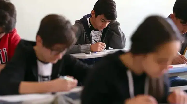 4+4+4 Sistemi Değişiyor: Milli Eğitim Bakanlığı’ndan Esnek Lise Dönemi Hazırlığı!