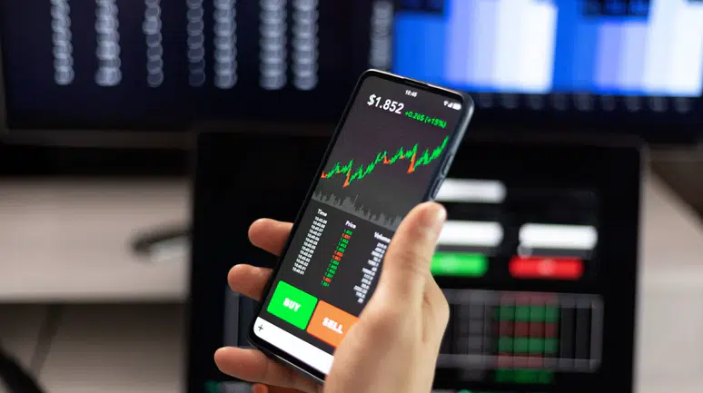 9 Yıllık Sessizlik Bozuldu: Ünlü İsme Ait Olduğu İddia Edilen Cüzdan Ethereum Satıp Bitcoin Cash Topladı