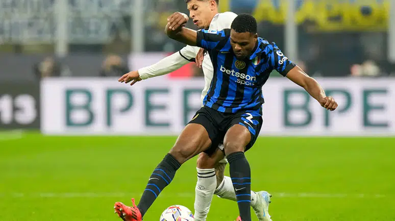 Dramatik Lazio-Napoli Mücadelesinde Kırmızı Kartlar ve Gol Şöleni