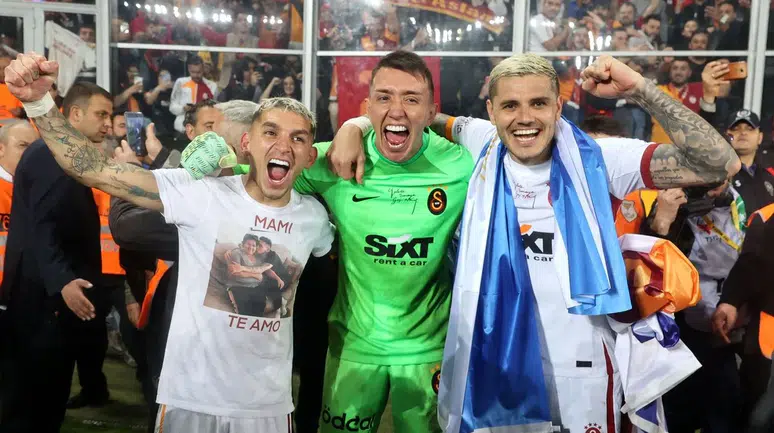 Lucas Torreira'dan Mauro Icardi İtirafı! Uruguaylı Yıldızdan Galatasaray ve Gelecek Planları Hakkında Çarpıcı Sözler