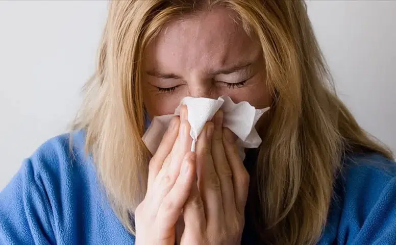 Haftalarca Geçmeyen Burun Akıntısı Ciddi Hastalıkların Habercisi Olabilir