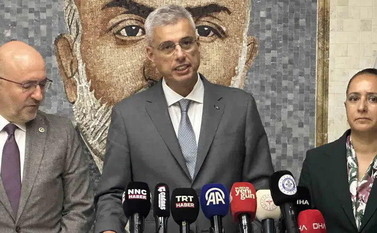 İran'da Trump'a Yönelik Eleştirel Afişler