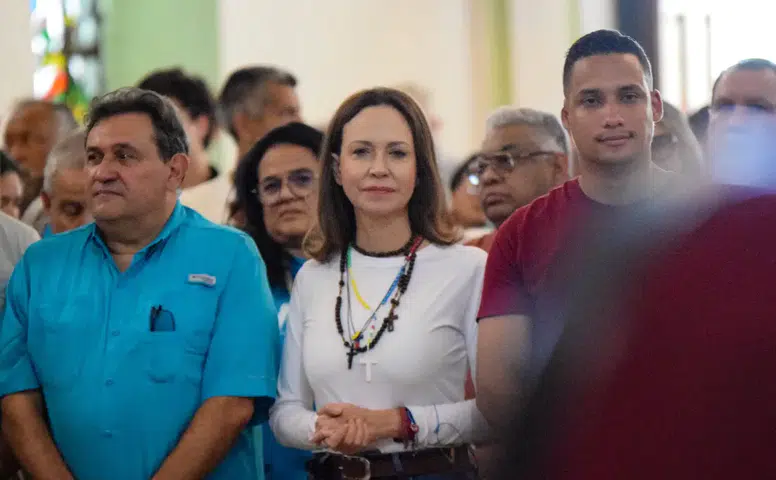 Machado, 10 Yıl Aradan Sonra Venezuela'ya Geri Döndü
