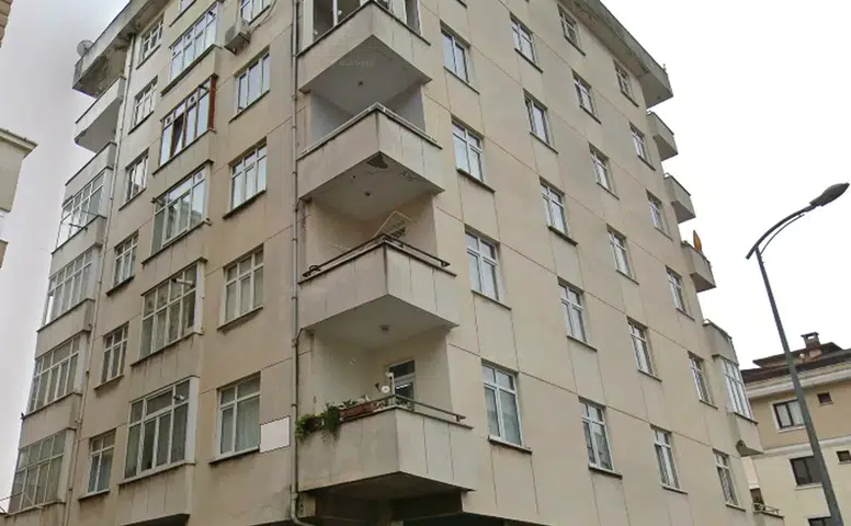 İstanbul'da bina çökmesi: 7 kişi kurtarılmayı bekliyor