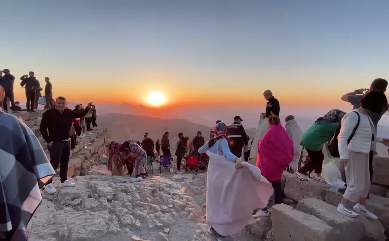Priştine'de Çatışma: Göstericilere Gazlı Müdahale