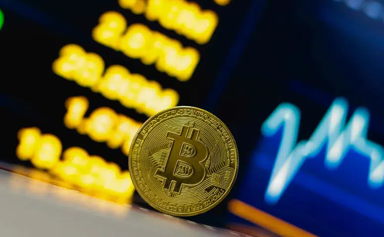 Bitcoin ve Altcoinler Yükseliyor: Analist Uyarıyor