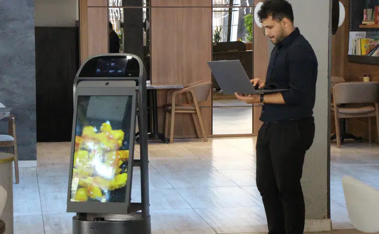 Garson Robot Sorun Yaşadı