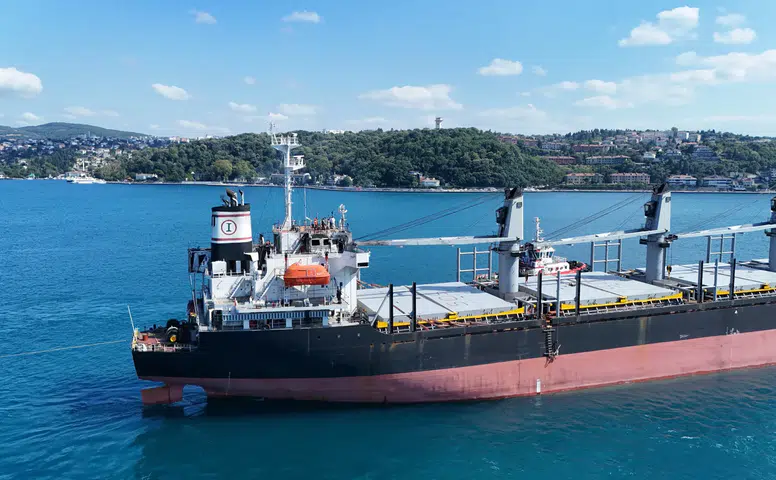 İHA saldırısına uğrayan tanker İstanbul Boğazı'na ulaştı