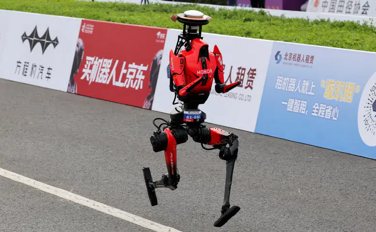 Çinli Robot Yarışlarda Rekor Kırdı