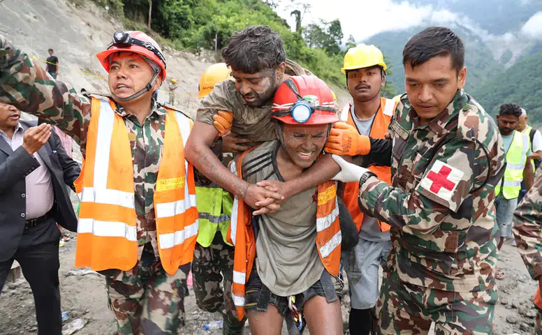 Nepal'da 9 Gün Mahsur Kaldılar