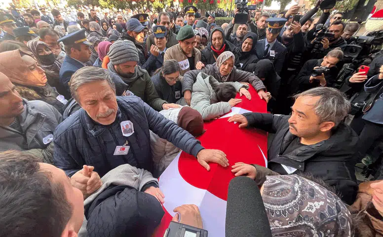 Osman Çelik Kimdir?
