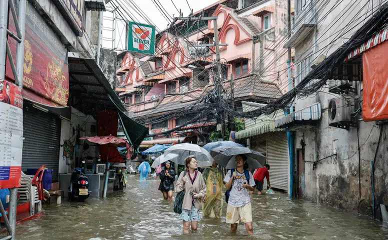 Bangkok'ta Sağanak Yağışların Sonuçları