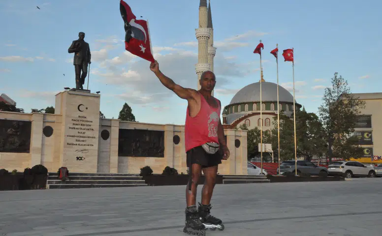 Murat Sağlam, Frankfurt’tan Anıtkabir’e doğru yola çıktı