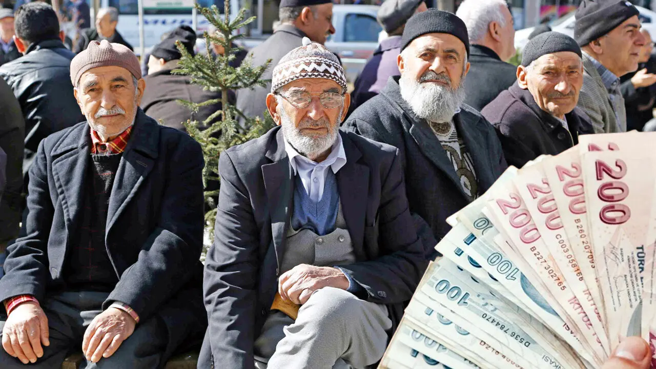 En düşük emekli maaşı 16 bin 881 liraya yükseltiliyor - Turkish Post